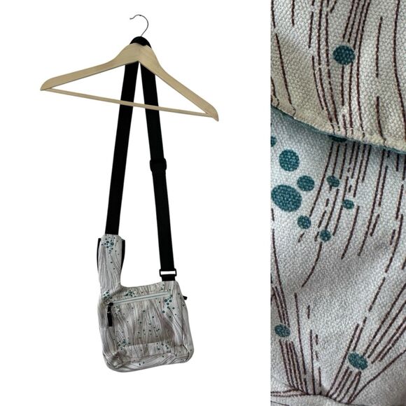 Kavu Crossbody Small Purse White With Dots Canvas Lightweight Travel Womens READ